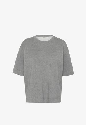 Siva kratka majica s kratkimi rokavi iz mehkega bombaža, z okroglim izrezom in sproščenim krojem. Minimalističen dizajn brez vzorcev ali dodatnih poudarkov.
