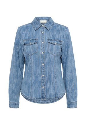 Jasnoniebieska koszula jeansowa na guziki z długimi rękawami, dwoma kieszeniami na piersi z klapkami oraz ostrym kołnierzem.