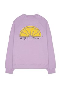 Lila sweatshirt med en rund gul citron-grafik och texten "ACQUA LIMONE" nedanför. Har ribbade ärmslut och nederkant. Mjuk tygtextur.