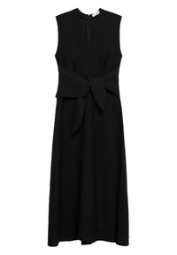 Robe midi noire sans manches avec décolleté en V et large ceinture en tissu nouée à la taille.