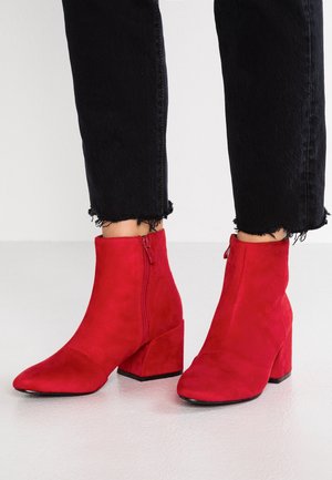 Stivaletti - red