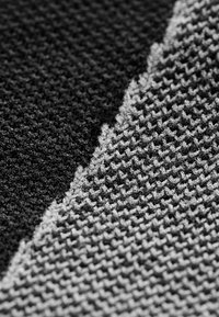 CEP COMPRESSION ULTRALIGHT - Kniestrümpfe - black grey