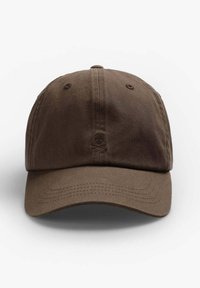 Brun baseball cap lavet af bomulds twill, med et broderet kranium og korslagte knogler emblem på forsiden, med en buet skygge og justerbar rem.