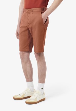 BERMUDA  - Shorts - marron terracotta