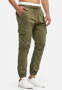 INDICODE JEANS LEVI - Reisitaskuhousut - army