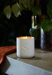 Sanctuary Spa SANCTUARY SPA SIGNATURE SCENTED CANDLE - Doftljus