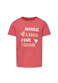 T-shirt en coton rose avec un graphique portant le texte "MORE AMOR POR FAVOR" dans différentes polices et couleurs. Manches courtes et col rond.