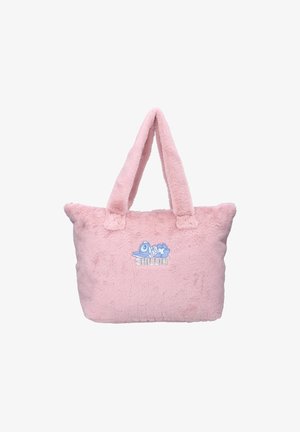 Rosa Plüsch-Tasche mit doppelten Griffen, die auf der Vorderseite einen blauen Cartoonsfish und das Wort "CHILLIN'" bestickt hat.