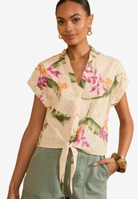 REGULAR FIT - TIE FRONT SHORT SLEEVE  - Blúzka so zapínaním na gombíky - ivory white tropical