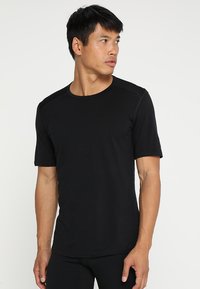 Icebreaker - MERINO OASIS - Basic T-shirt - BLACK Thumbnail Image 1