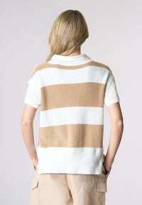 Maglione a maglia con strisce orizzontali beige e bianche, maniche corte, vestibilità rilassata e colletto e orlo a costine.