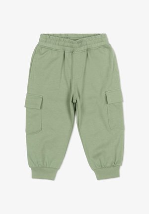 Pantalon cargo vert clair pour tout-petits avec taille élastiquée, poches latérales à rabat et chevilles resserrées sur fond blanc.