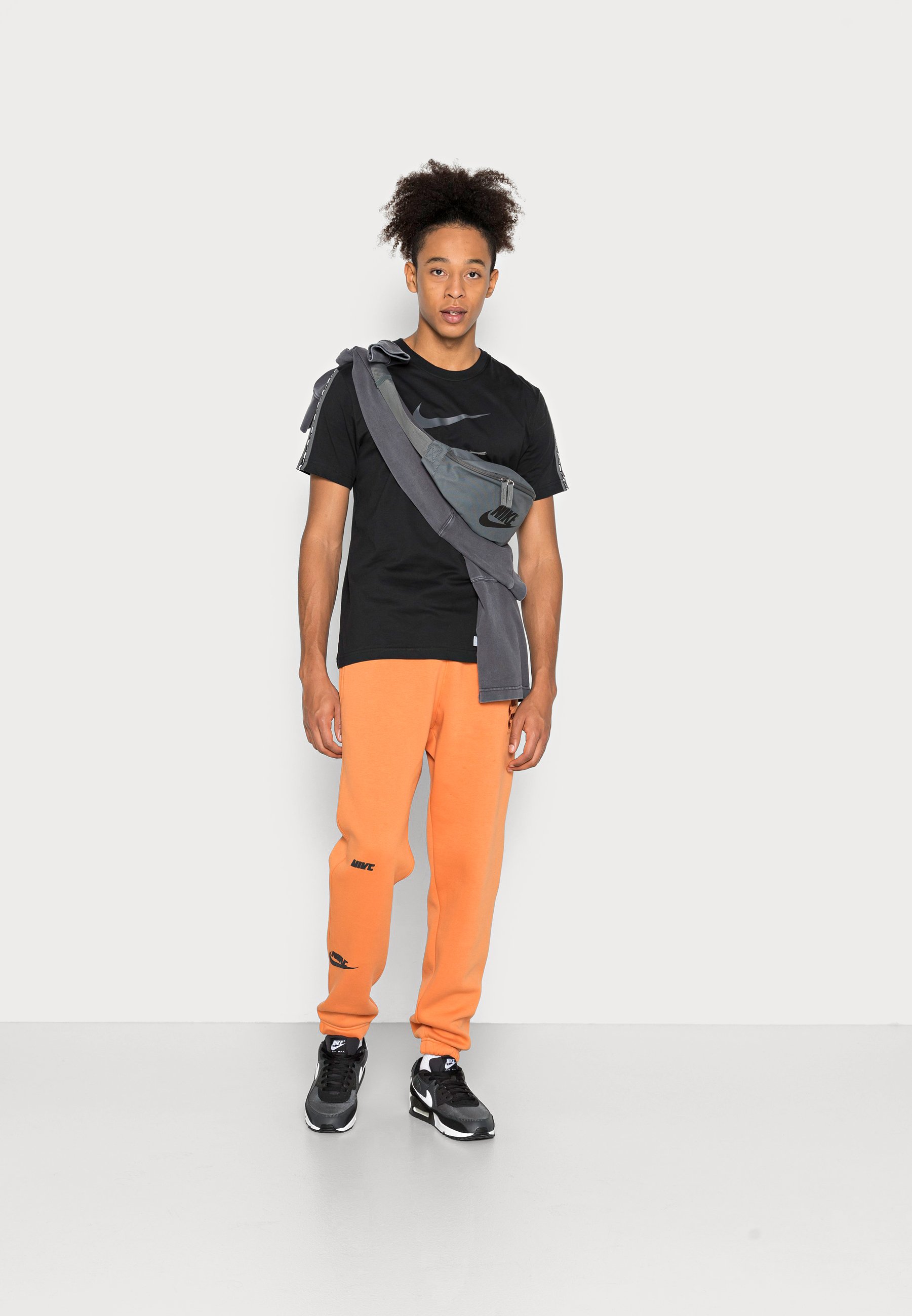 Nike Sportswear REPEAT TEE - T-shirt 
