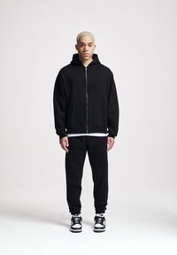 2Y Studios BASIC  - Donji dijelovi trenirke - black