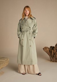 Zign Studio TENCEL ™ 2-IN-1 TRENCHCOAT - Summer jacket - light green