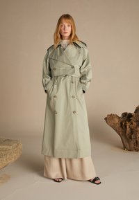 Zign Studio - TENCEL ™ 2-IN-1 TRENCHCOAT - Tunn jacka - light green Miniatyrbild 1