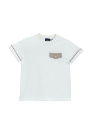 Biała koszulka z krótkim rękawem dla malucha z beżową kieszonką w paski i dopasowanym wykończeniem na podwiniętych rękawach.