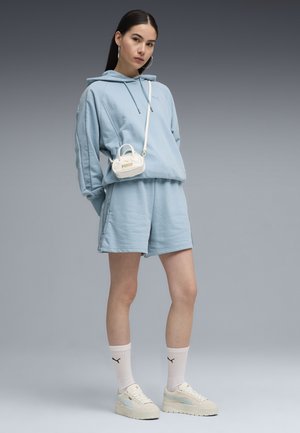 Puma, HER HIGH-WAIST SHORTS - Shortsit - seafoam