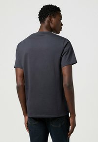 Wrangler GRAPHIC - T-shirts print - faded_black
