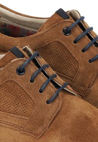 Fluchos Zapatos con cordones - cognac