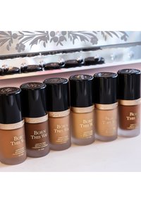 Too Faced BORN THIS WAY FOUNDATION - Foundation - warm beige