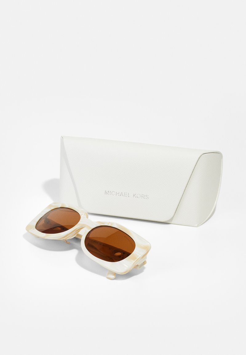 Michael Kors Sunglasses - ivory/amber/off-white - Zalando