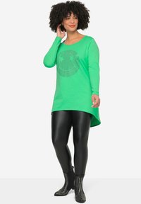 Angel of Style SMILEY V-AUSSCHNITT - Longsleeve - light green