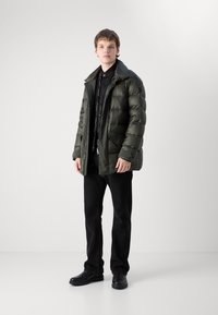 Colmar Originals MAN - Dūnu mētelis - forest/forest