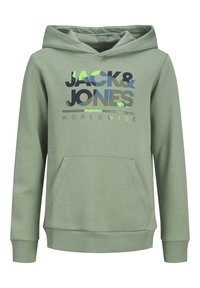 Zöld kapucnis pulóver elől kenguruzsebbal és kapucnival. A "JACK & JONES" logó rétegzett textúrákkal és színekkel nyomtatva az elején.