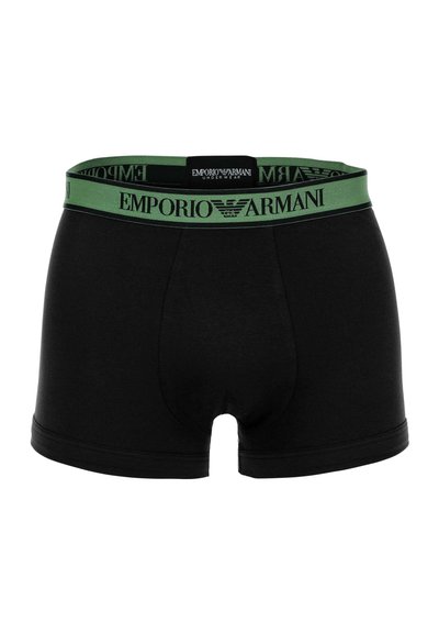 Μαύρα ανδρικά boxer με πράσινη μέση που φέρει το λογότυπο Emporio Armani και το έμβλημα αετού σε μαύρο κείμενο.