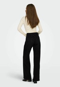 ONLY Džinsi ar paplatinātiem galiem - washed black