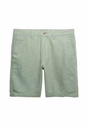 Lichtgroene casual shorts met knoopsluiting, riemlussen en zijzakken, weergegeven tegen een witte achtergrond.