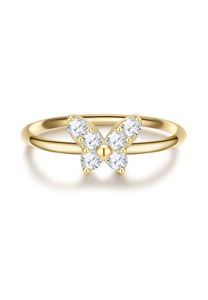 Guld sommerfugerring med fem runde, klare sten, der danner vinger, fremstillet med en glat, tynd ring. Elegante, detaljerede design.