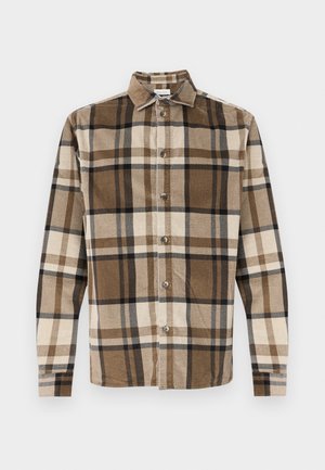 Brązowo-beżowa koszula sztruksowa w kratę, z zapięciem na guziki z przodu i kołnierzykiem, długimi rękawami oraz metalowymi guzikami.