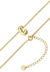 Zelta ķēdes kaklarota ar gludu, izliekta centra daļu un homara aizdari. Iezīmēta ar smalku saistītu ķēdi un regulējamu garumu ar apļveida birku.