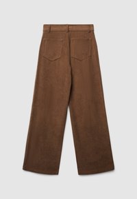 Braune Cord-Hose mit weitem Bein und strukturierter Oberfläche, ausgestattet mit zwei Gesäßtaschen und einem Bund.