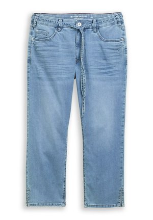 Jeans azzurri aderenti con tasche frontali e posteriori, passanti per cintura, chiusura con bottoni, cintura in vita e piccoli spacchi agli orli.
