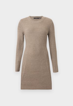 Rochie tricotată bej cu model în dungi, mâneci lungi, decolteu rotund și elemente de design taperate. Textură moale și siluetă ajustată.