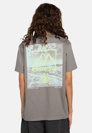 Element OPEN HILLS - T-shirt imprimé - kpc