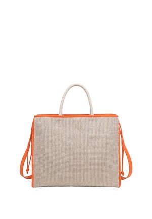 Sac cabas rectangulaire tissé beige avec garniture et poignées orange, avec deux poignées courtes en haut et une bandoulière orange sur fond blanc.
