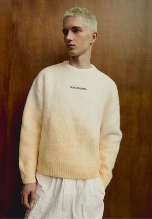 Bershka, GRADIENT JACQUARD JUMPER OUT OF CORE - Pullover - yellow