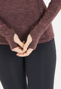 Endurance FUNKTIONS CANNA PERFORMANCE - Longsleeve - fudge