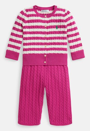 MINI CABLE COTTON CARDIGAN & PANT SET - Vesta na kopčanje - college pink