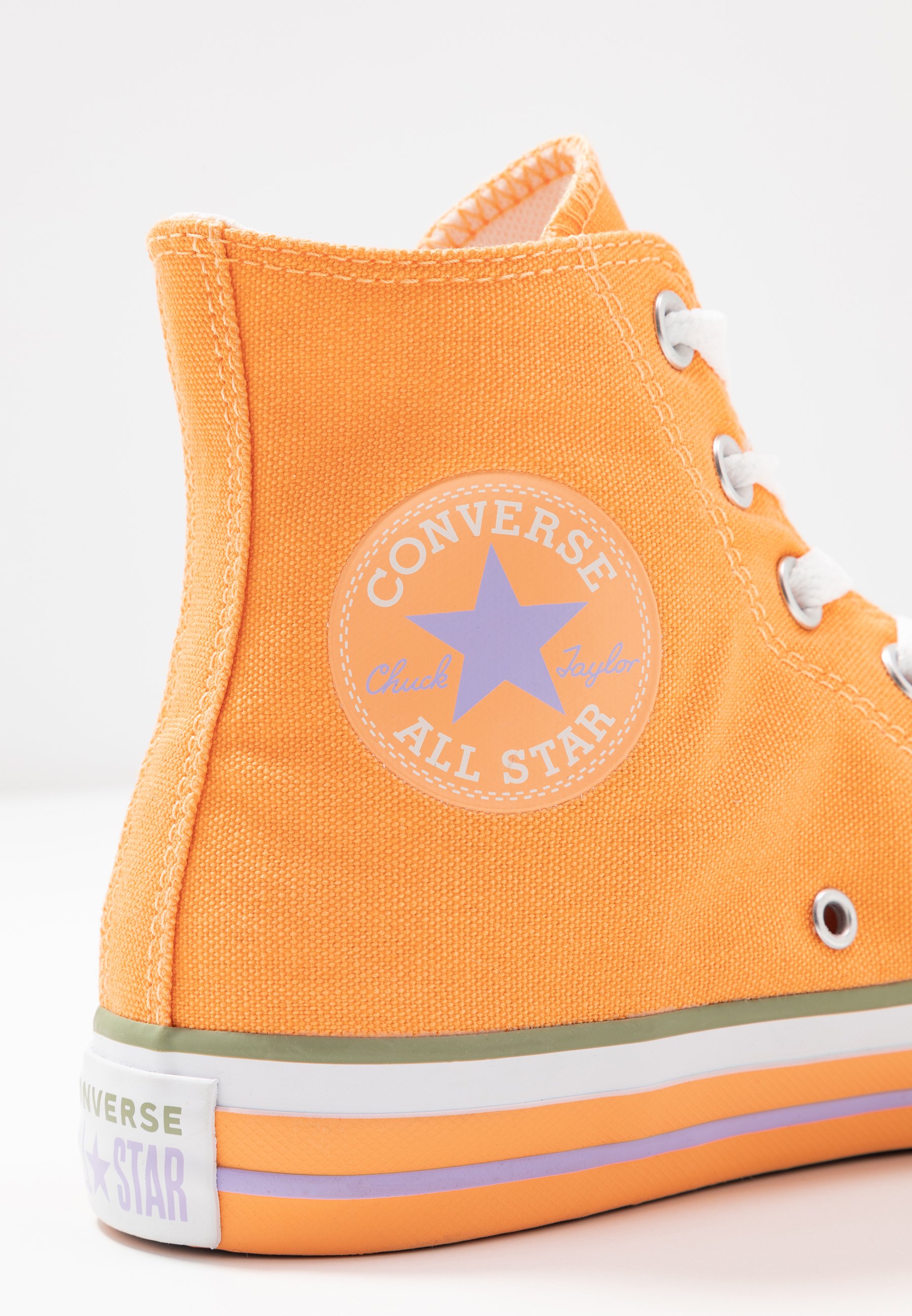 converse orange pale
