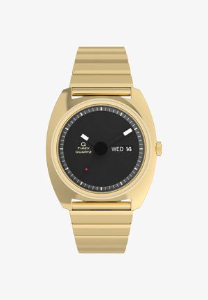 Orologio al quarzo dorato con quadrante nero, indicatori delle ore bianchi e un indicatore della data rosso. Presenta un cinturino in metallo rigato e una cassa rettangolare.