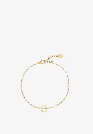Goldarmband mit einer zarten Kette, das einen markanten Buchstaben "C" Charm präsentiert. Karabinerverschluss mit verstellbarer Kettenlänge.