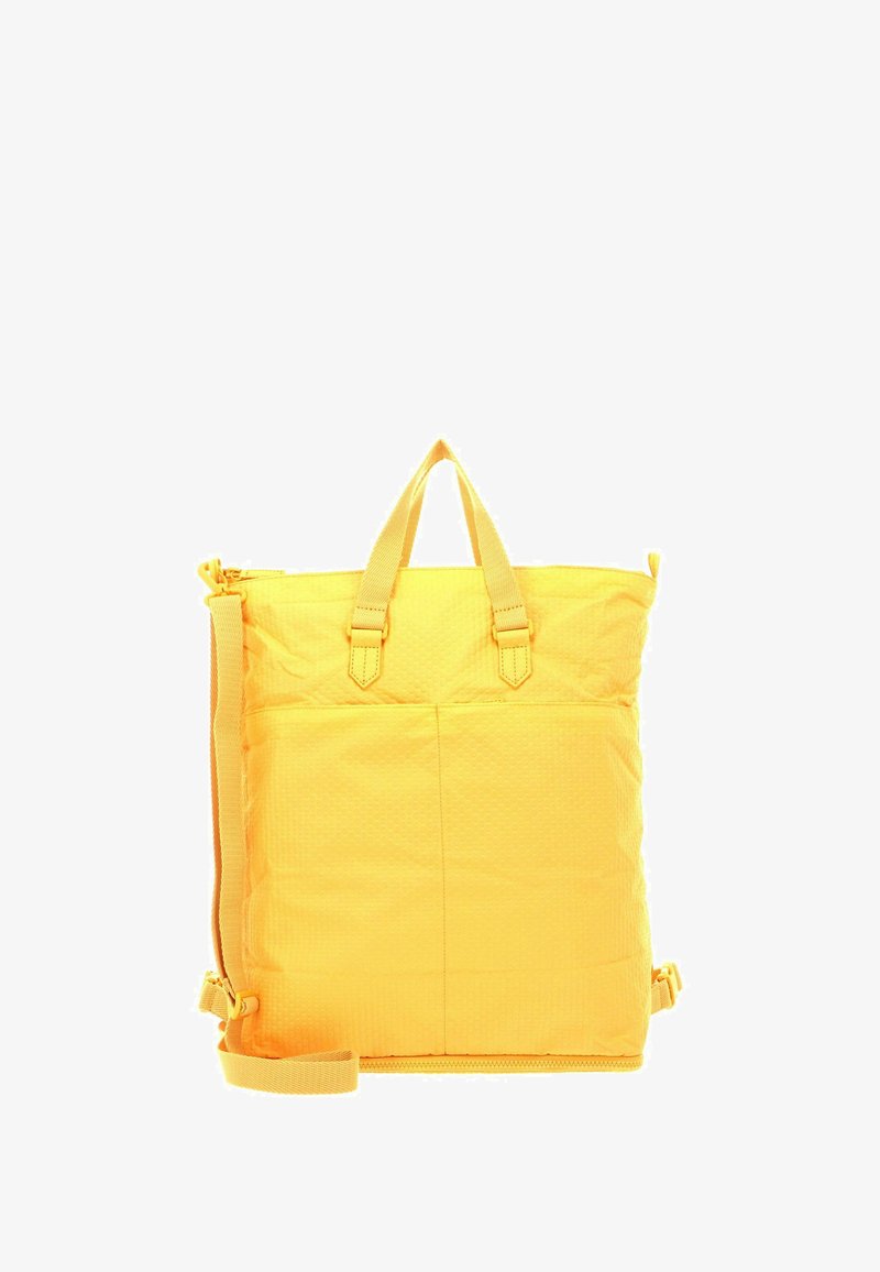 Sac à dos rectangulaire jaune vif en tissu texturé, avec deux poignées supérieures et des bretelles réglables.