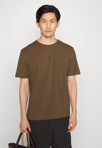 BOSS TCHUP - T-shirt básica - dark green