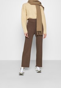 Gina Tricot Sweter