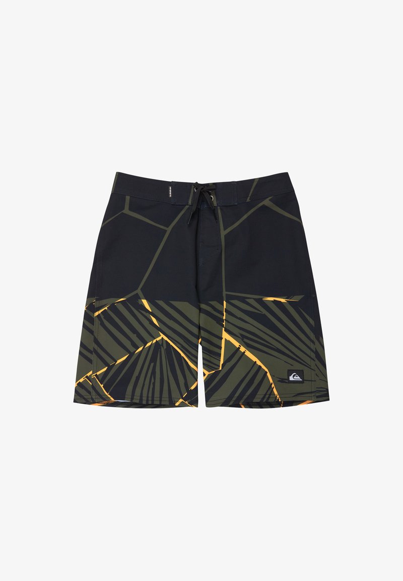 Shorts de bain noirs et vert foncé avec des motifs abstraits de lignes orange et de feuilles, taille à lacets, et une petite étiquette du logo Quiksilver sur la jambe gauche.